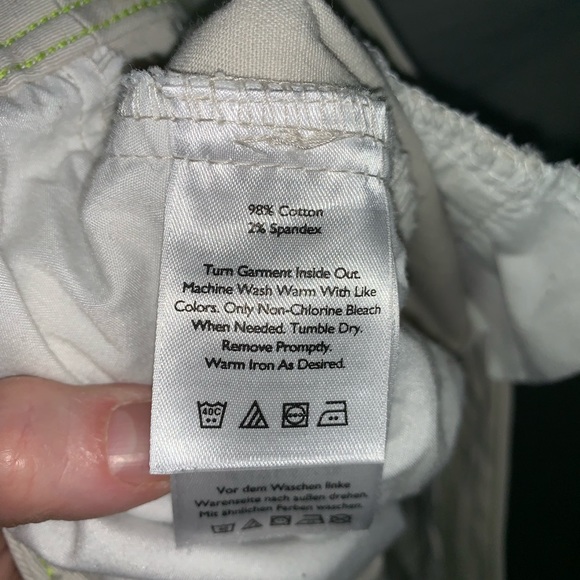 Shorts - Picture 4 of 5